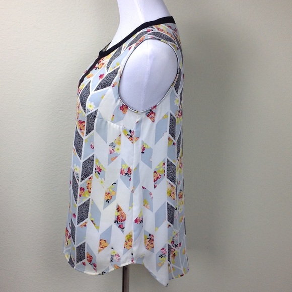 CAbi Geometric Print Sleeveless Tunic - Picture 2 of 6